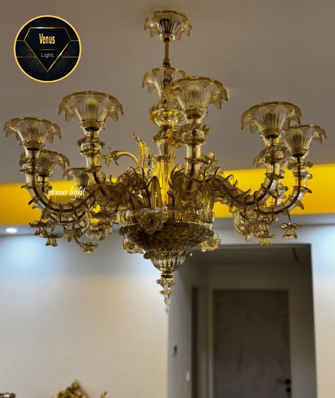 لوستر دیواری مورانو رزونیکا رنگ عسلی